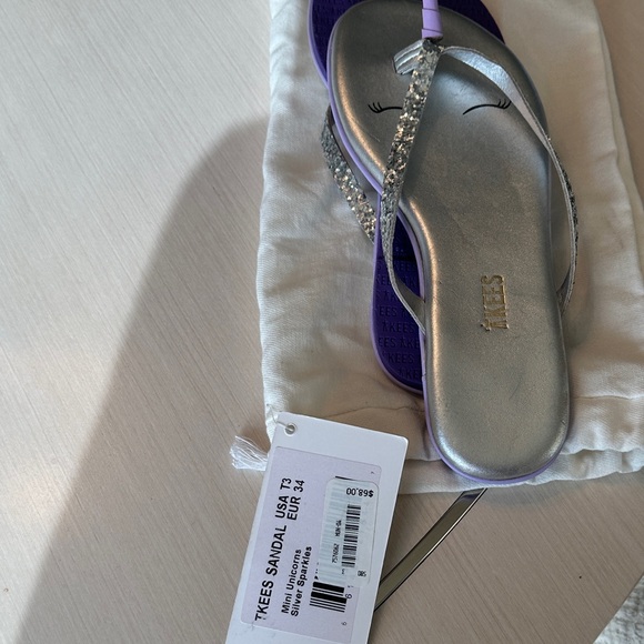TKEES Metallic Silver unicorn Sandals New - Picture 9 of 9